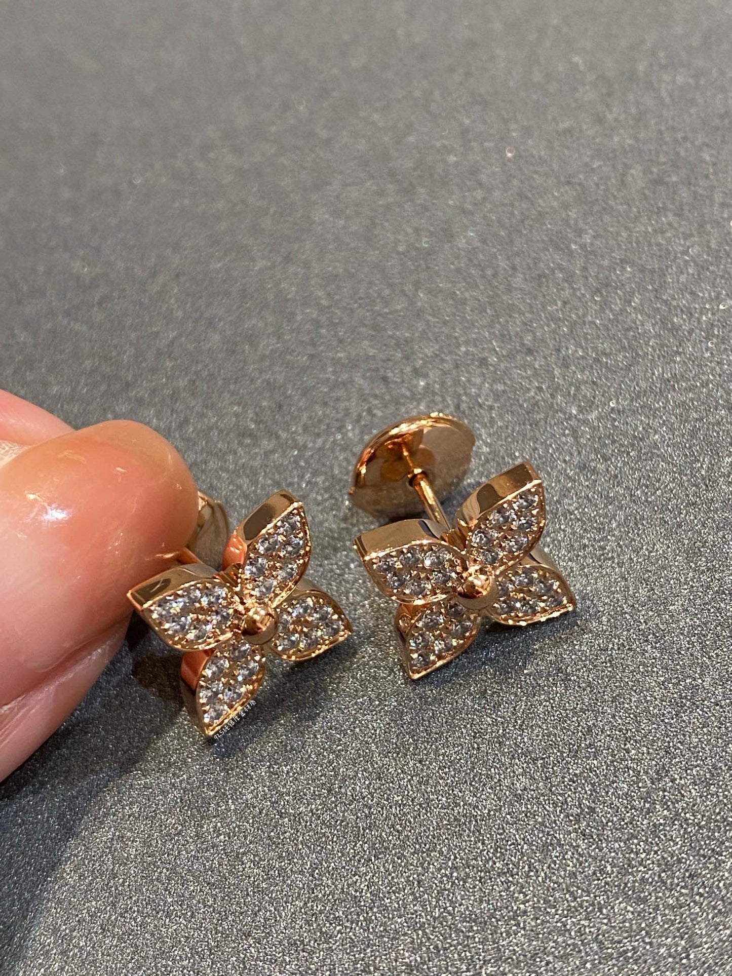 [Revel Jewelry]STAR DIAMOND EARRINGS