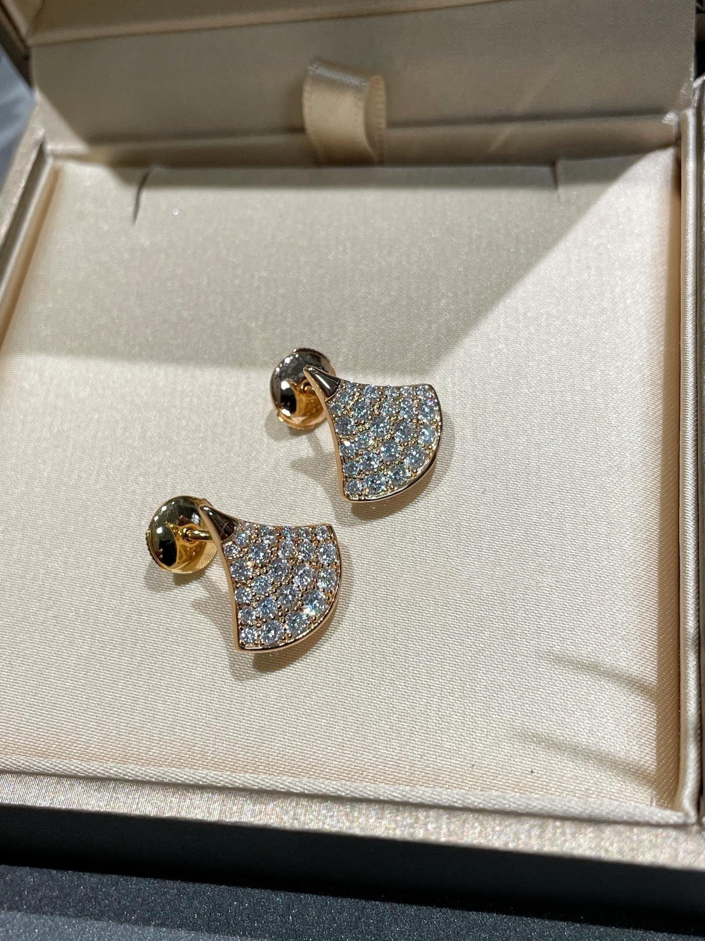 [Revel]DREAM STUD EARRINGS DIAMOND