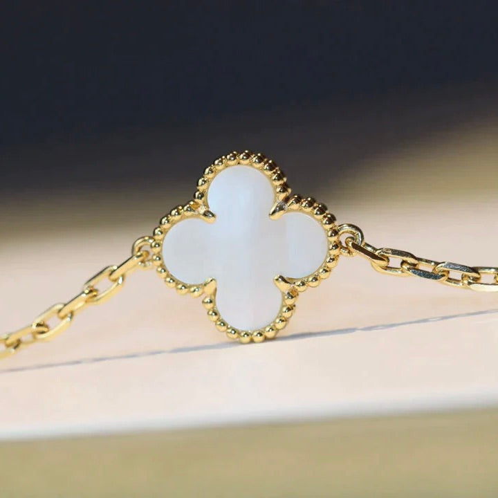 [Revel Jewelry]CLOVER 20 MOTIFS WHITE MOP NECKLACE