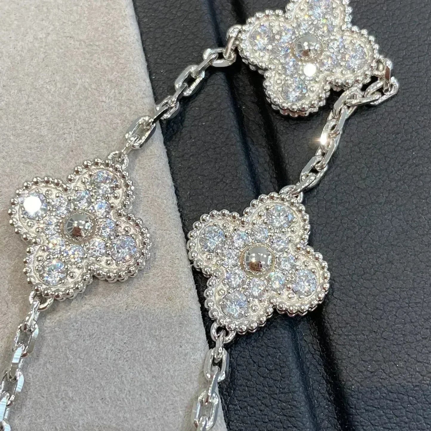 [Revel Jewelry] CLOVER 5 MOTIF FULL DIAMOND BRACELET COLLECTION