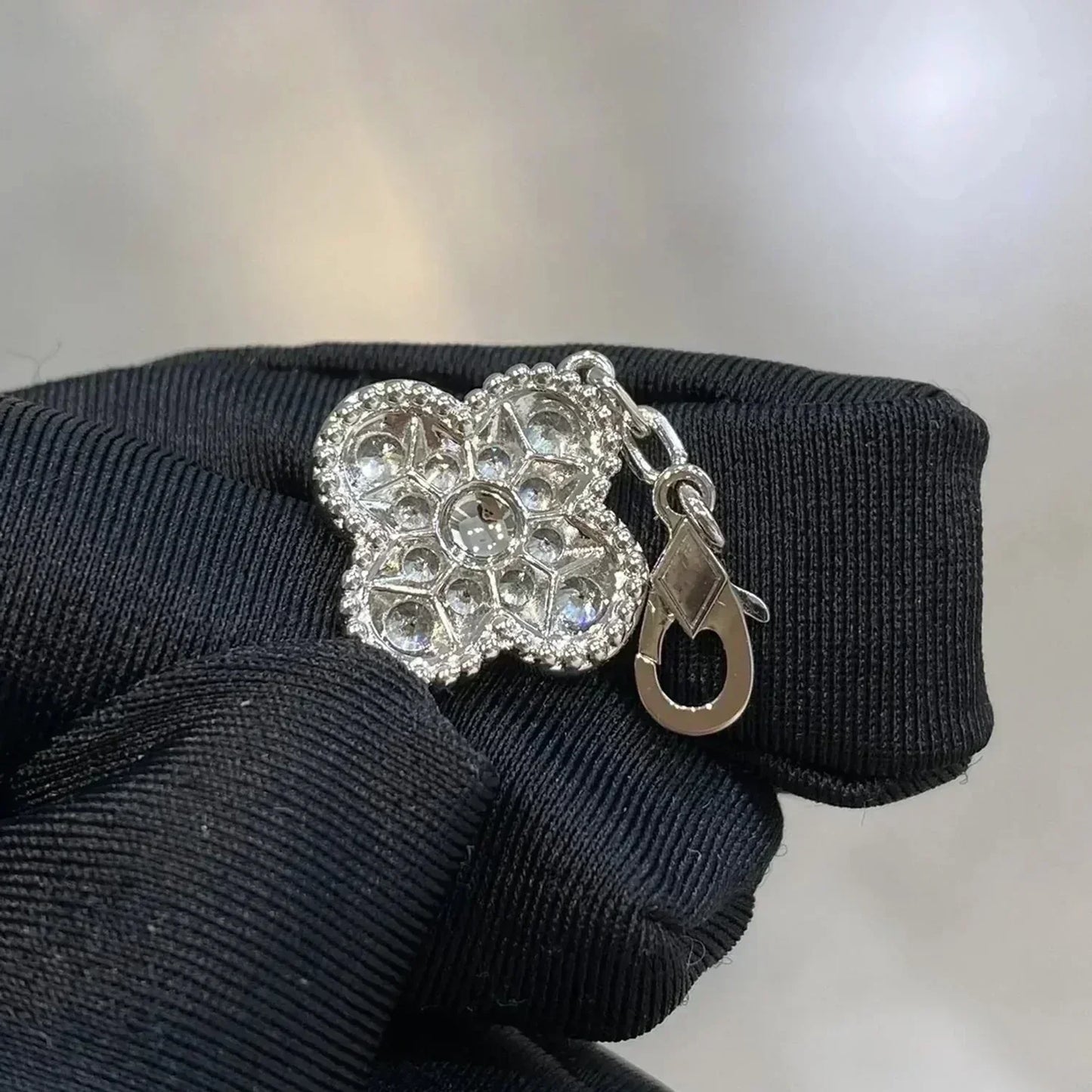 [Revel Jewelry] CLOVER 5 MOTIF FULL DIAMOND BRACELET COLLECTION