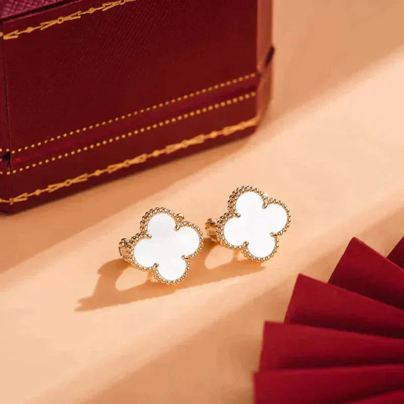 [Revel Jewelry]CLOVER MEDIUM 1 MOTIFS  WHITE MOP STUD EARRINGS