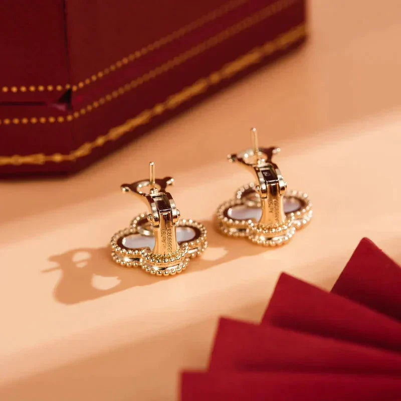 [Revel Jewelry]CLOVER MEDIUM 1 MOTIFS  WHITE MOP STUD EARRINGS