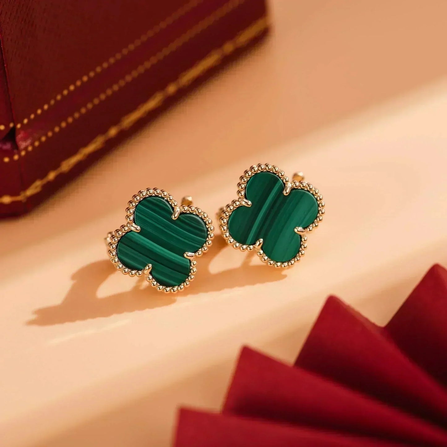 [Revel Jewelry] クローバー ミディアム 1モチーフ マラカイト イヤリング