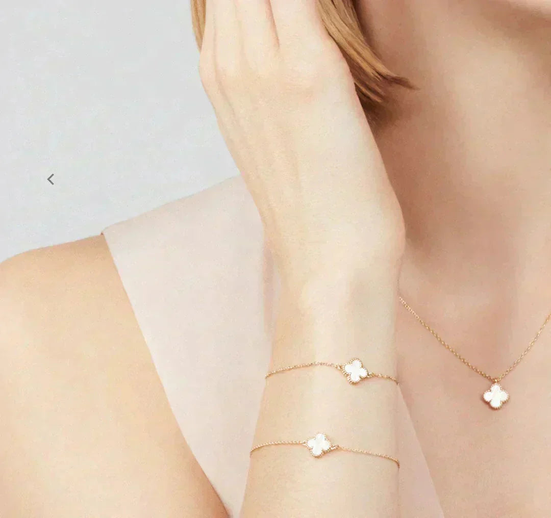 [Revel Jewelry]CLOVER MINI 9.5MM WHITE MOTHER-OF-PEARL NECKLACE