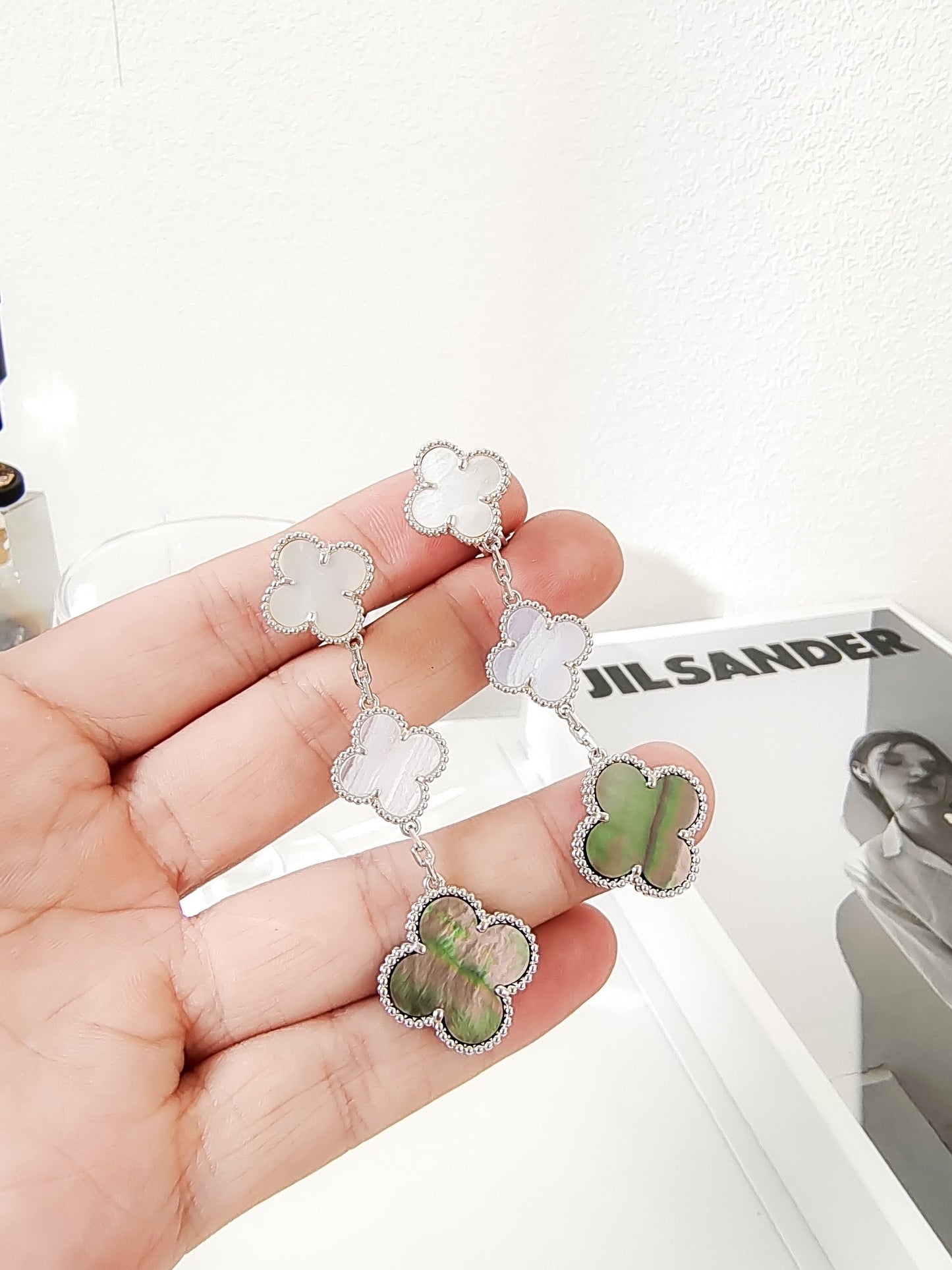 [Revel Jewelry]クローバー 3モチーフ カルセドニー ダークマザーオブパール シルバー イヤリング