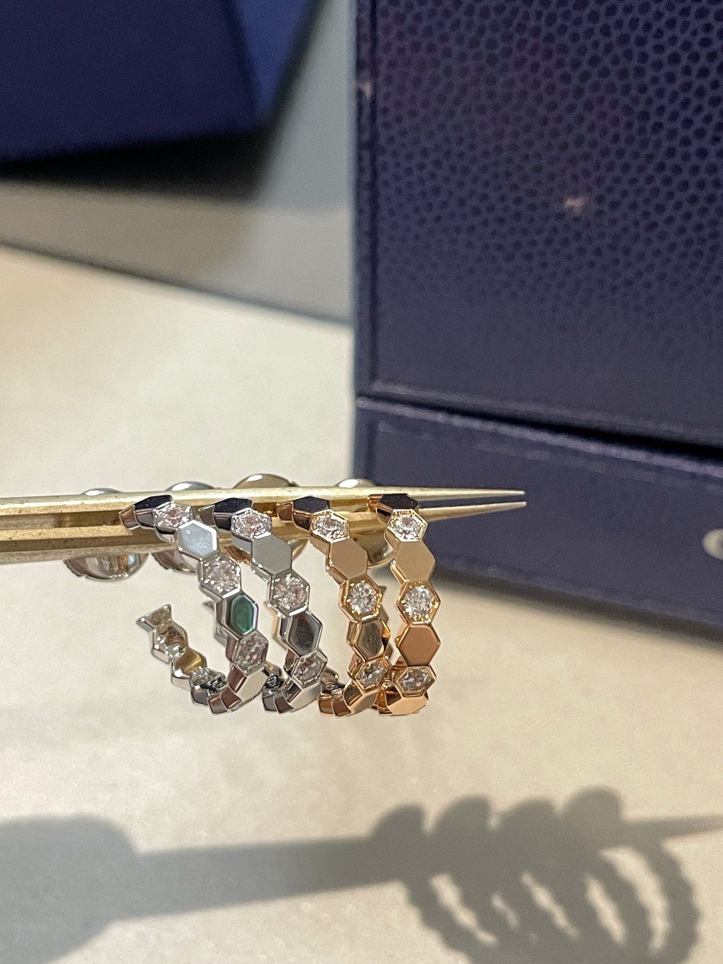 [Revel Jewelry]Hohle Vierblättrige Kleeblatt Blumenform Ohrringe