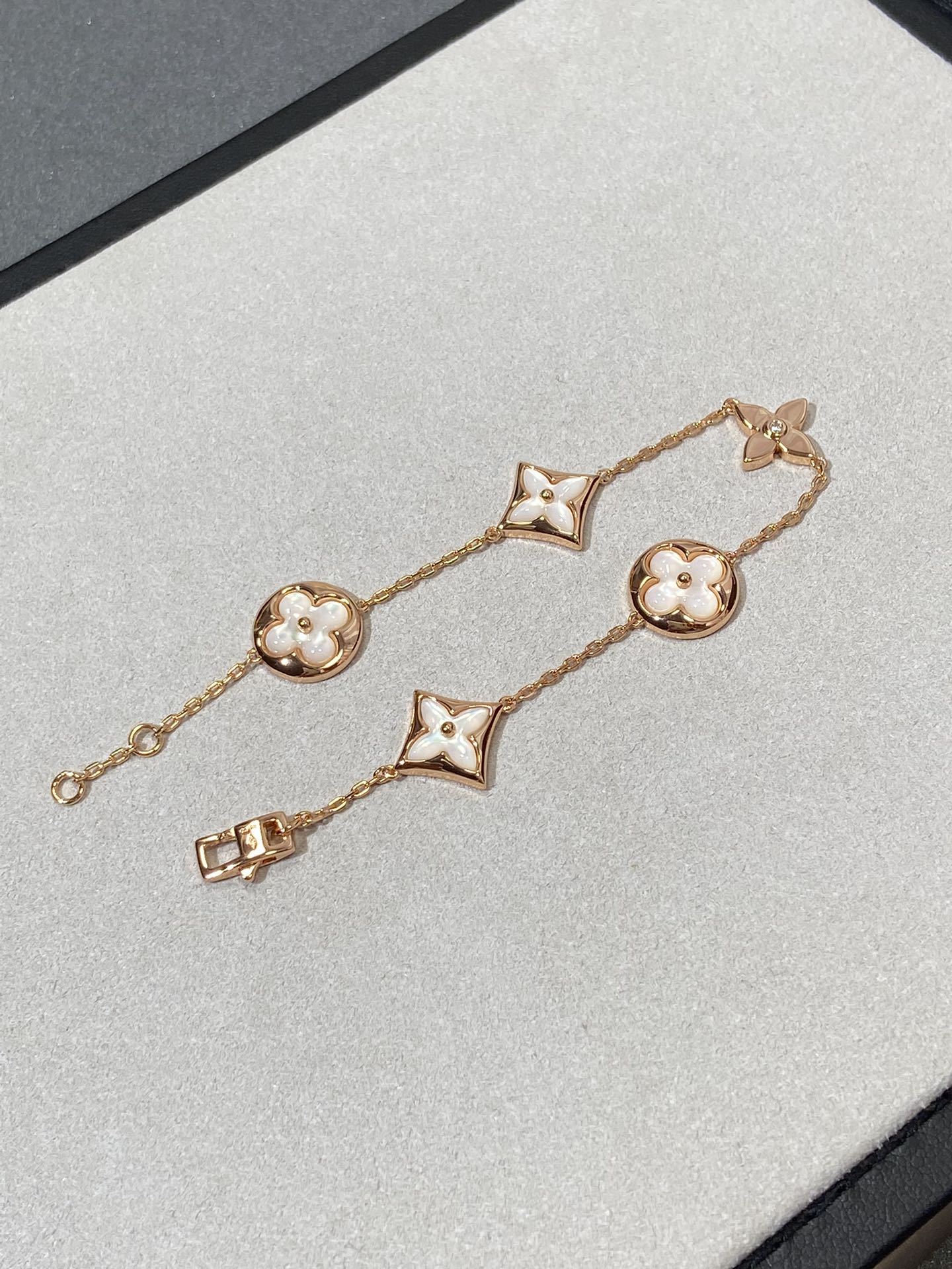 [Revel Jewelry]STAR AND SUN 5 MOTIF MOP PINK GOLD BRACELET