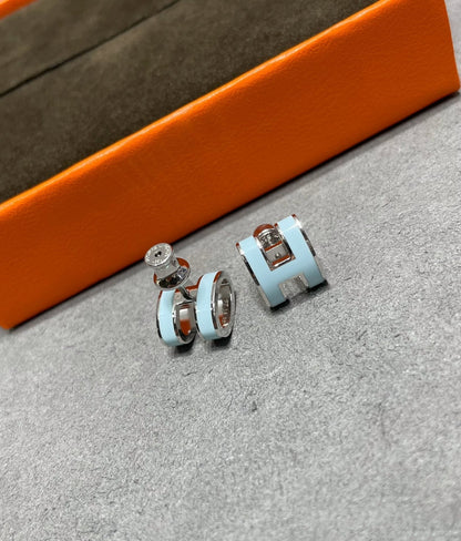 [Revel Jewelry]POP H SKY BLUE STUD EARRINGS
