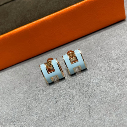 [Revel Jewelry]POP H SKY BLUE STUD EARRINGS