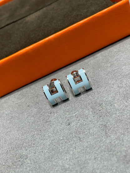[Revel Jewelry]POP H SKY BLUE STUD EARRINGS