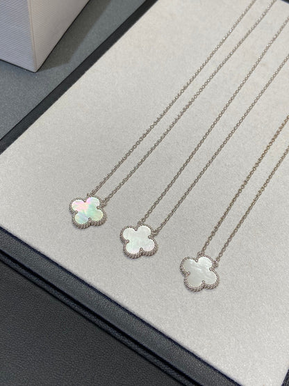 [Revel Jewelry]CLOVER MEDIUM SILVER WHITE MOP NECKLACE
