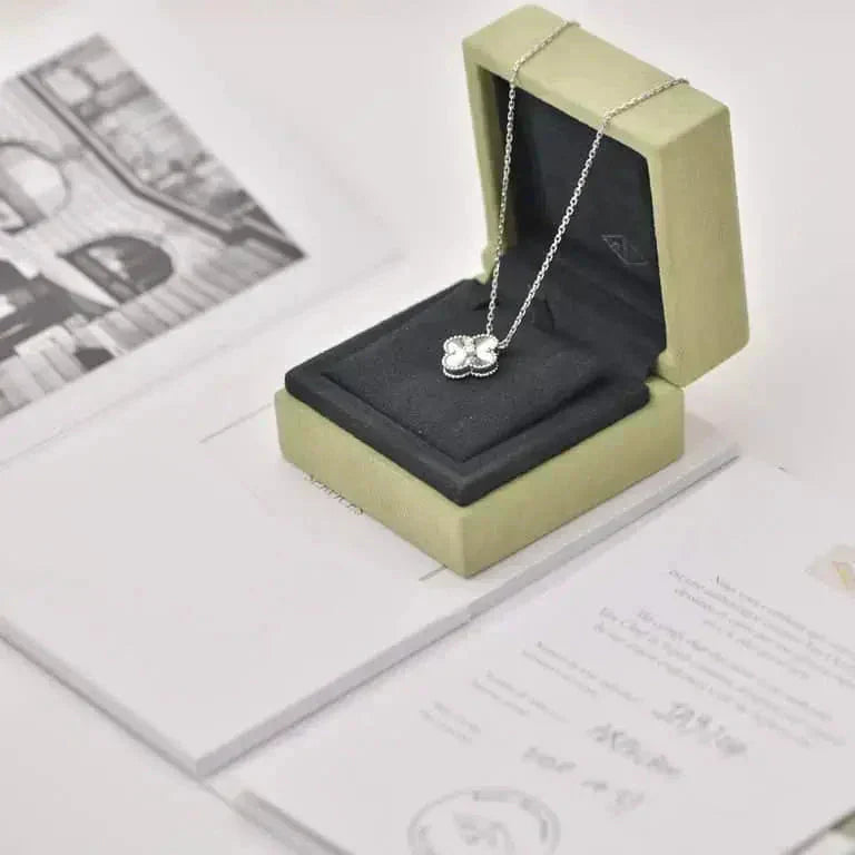 [Revel Jewelry]CLOVER  15MM DIAMOND LASER NECKLACE SILVER