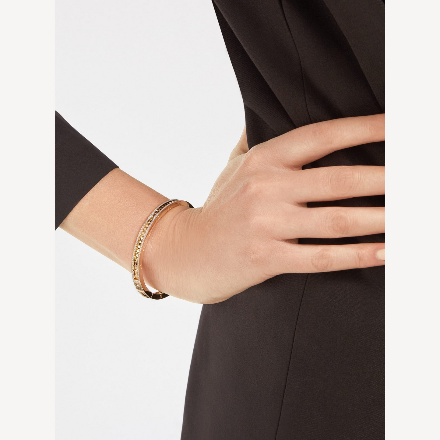 [Revel]ZERO 1 SPIRAL AND PAVED DIAMOND GOLD BRACELET