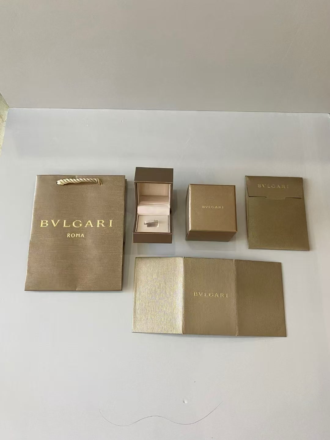 [Revel ]BV BRACELET NECKLACE RING BOX GIFT BAG