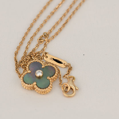 [Revel Jewelry]CLOVER 15MM DIAMOND AND MOTHER-OF-GREY NECKLACE