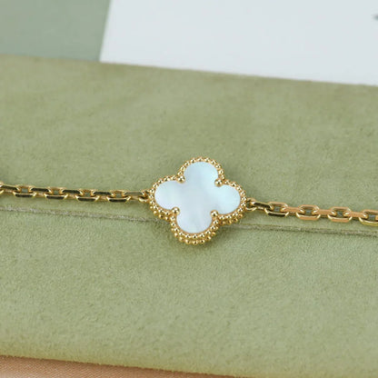 [Revel Jewelry]CLOVER WHITE PEARL MOP 5 MOTIF BRACELET COLLECTION