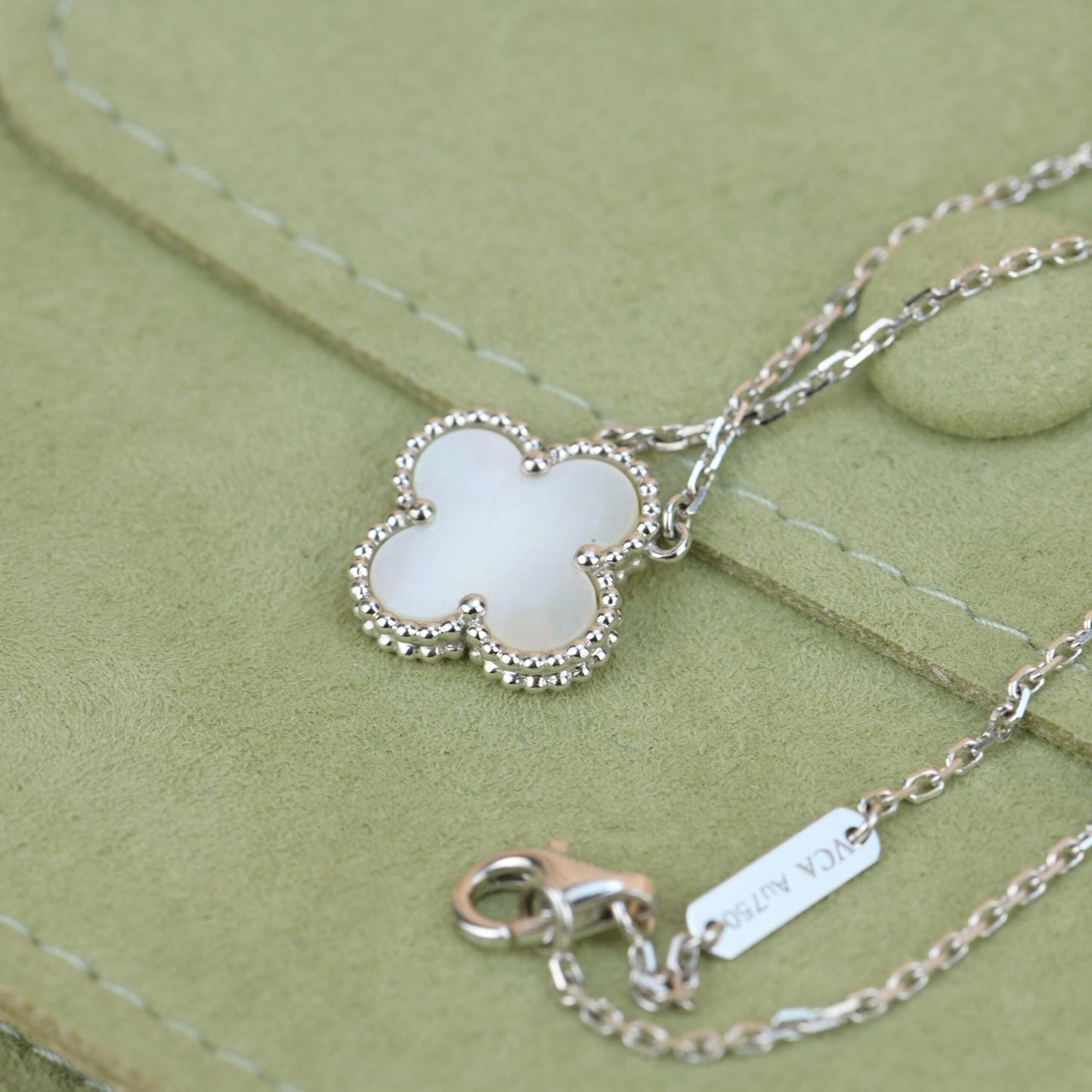 [Revel Jewelry]CLOVER  15MM WHITE MOTHER-OF-PEARL SILVER