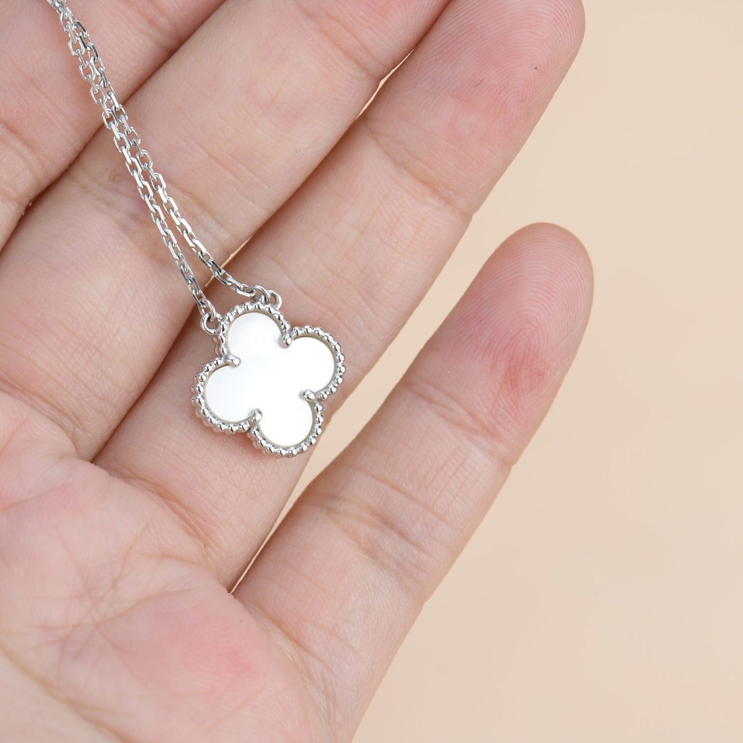 [Revel Jewelry]CLOVER  15MM WHITE MOTHER-OF-PEARL SILVER