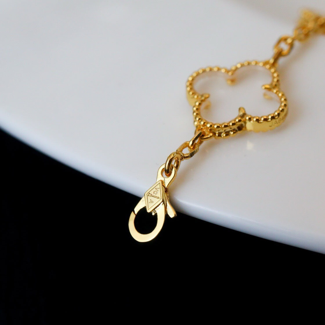 [Revel Jewelry]CLOVER 5 MOTIF ROCK CRYSTAL BRACELET