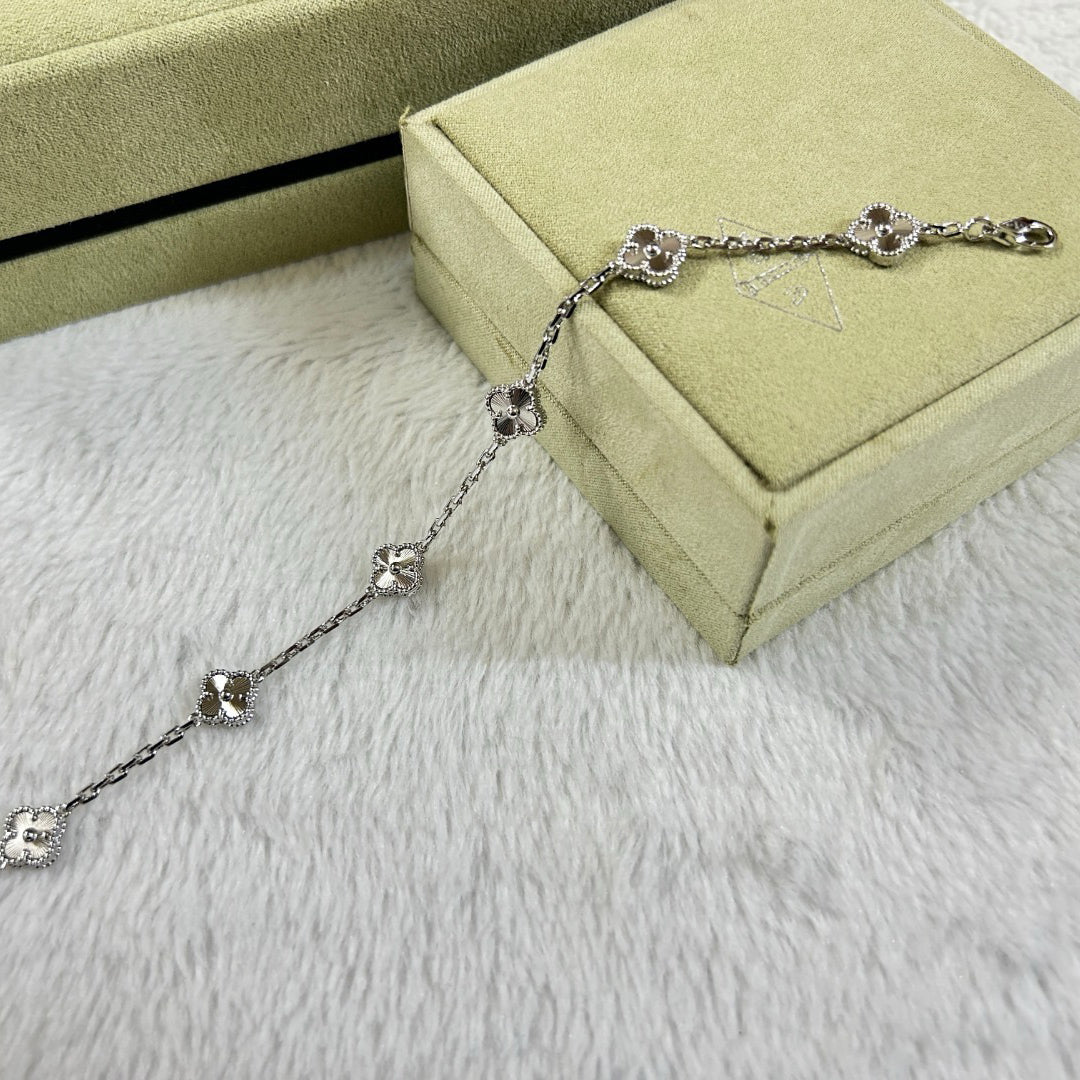 [Revel Jewelry]クローバー 6モチーフ ダイヤモンド ブレスレット