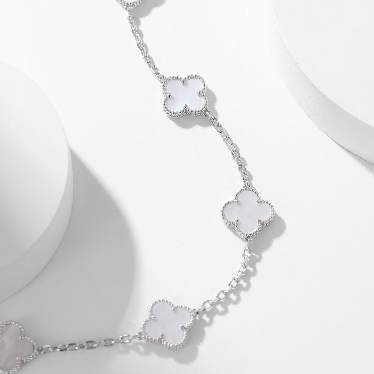 [Revel Jewelry]CLOVER 10 MOTIFS WHITE MOTHER OF PEARL NECKLACE