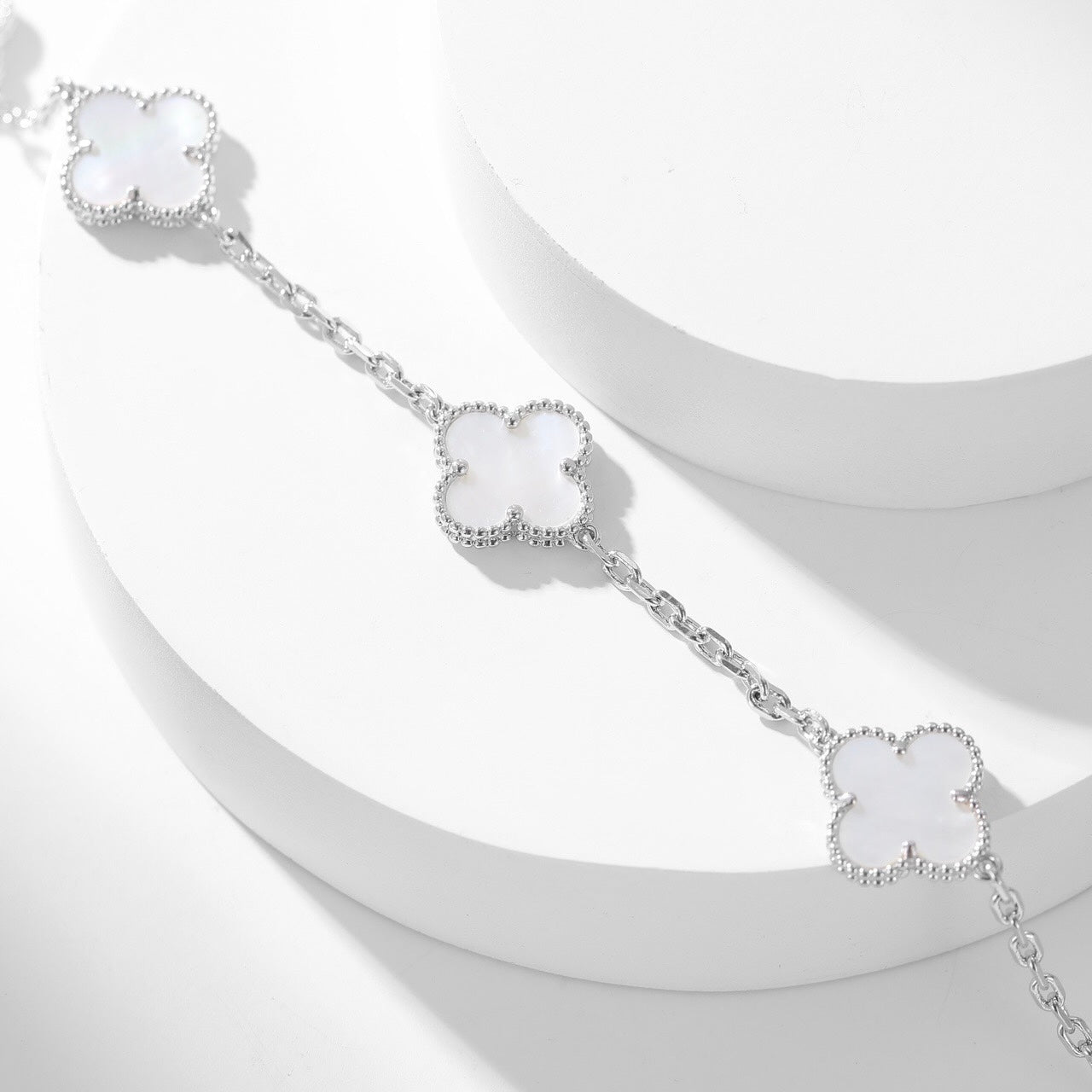 [Revel Jewelry]CLOVER 10 MOTIFS WHITE MOTHER OF PEARL NECKLACE
