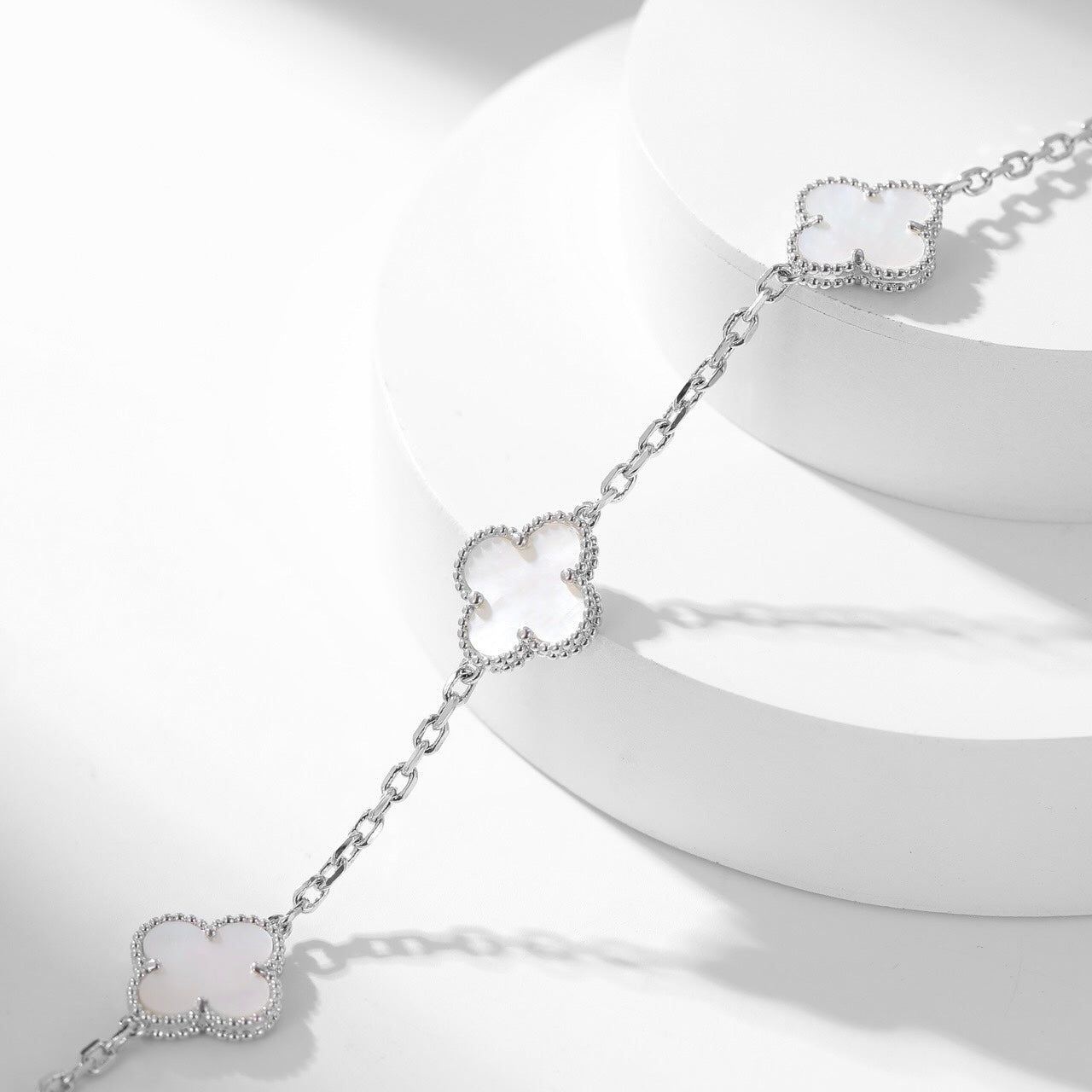 [Revel Jewelry]CLOVER 10 MOTIFS WHITE MOTHER OF PEARL NECKLACE