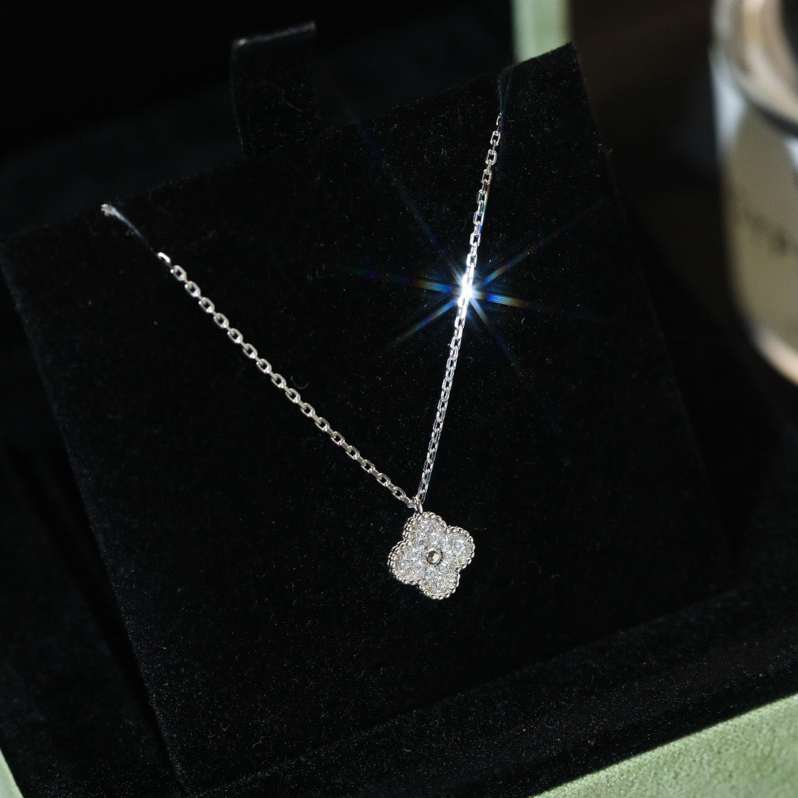 [Revel Jewelry]CLOVER MINI 9.5MM PENDANT DIAMOND NECKLACE