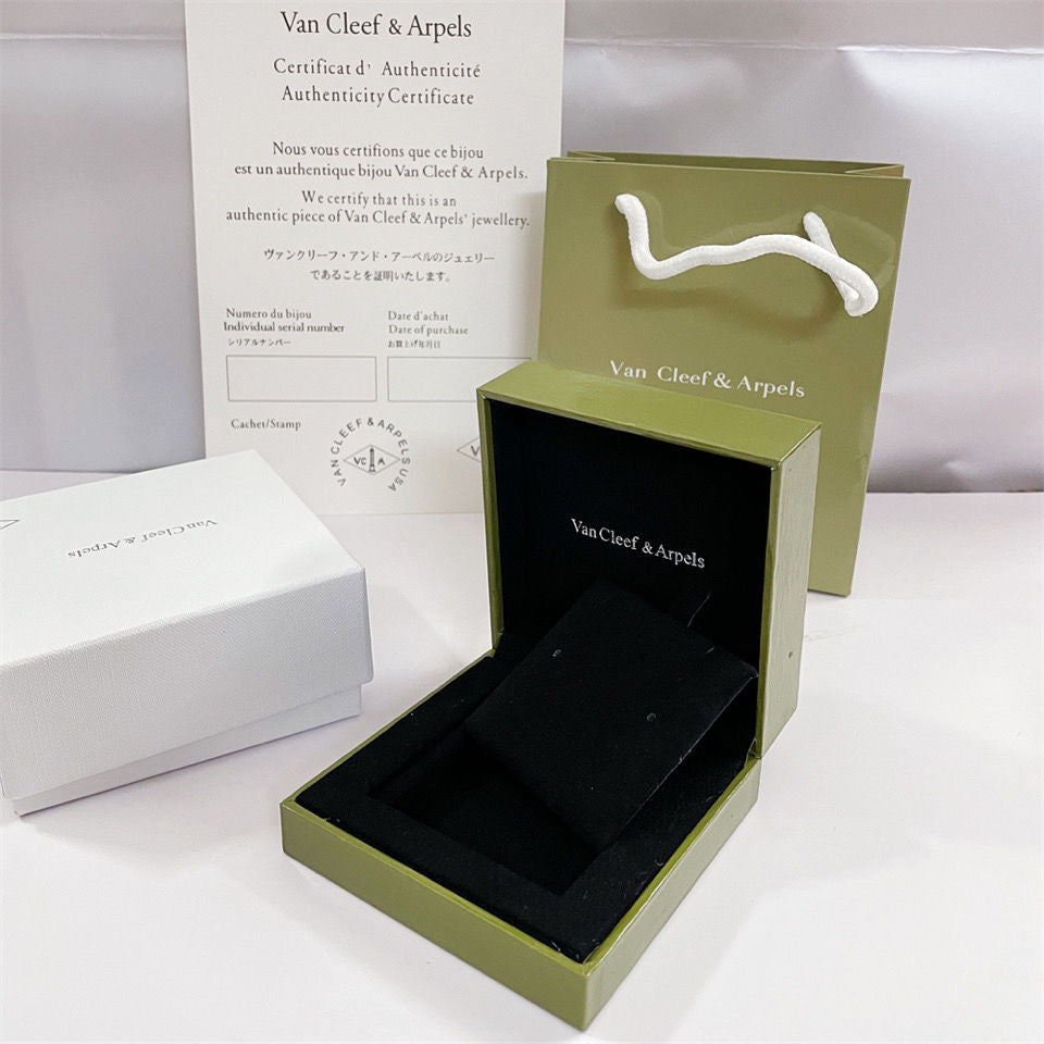 [Revel Jewelry]VA クローバー ブレスレット ネックレス リング ボックス ギフトバッグ