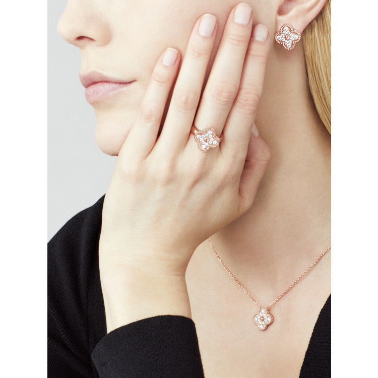 [Revel Jewelry]CLOVER 15MM DIAMOND SINGLE FLOWER NECKLACE