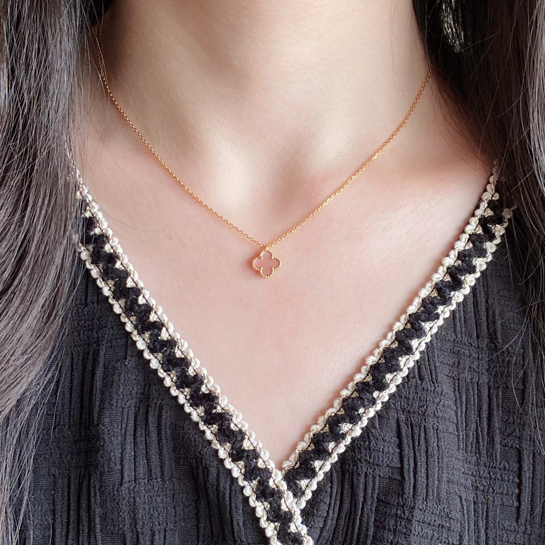 [Revel Jewelry]CLOVER 15MM PINK MOTHER-OF-PEARL SINGLE FLOWER NECKLACE