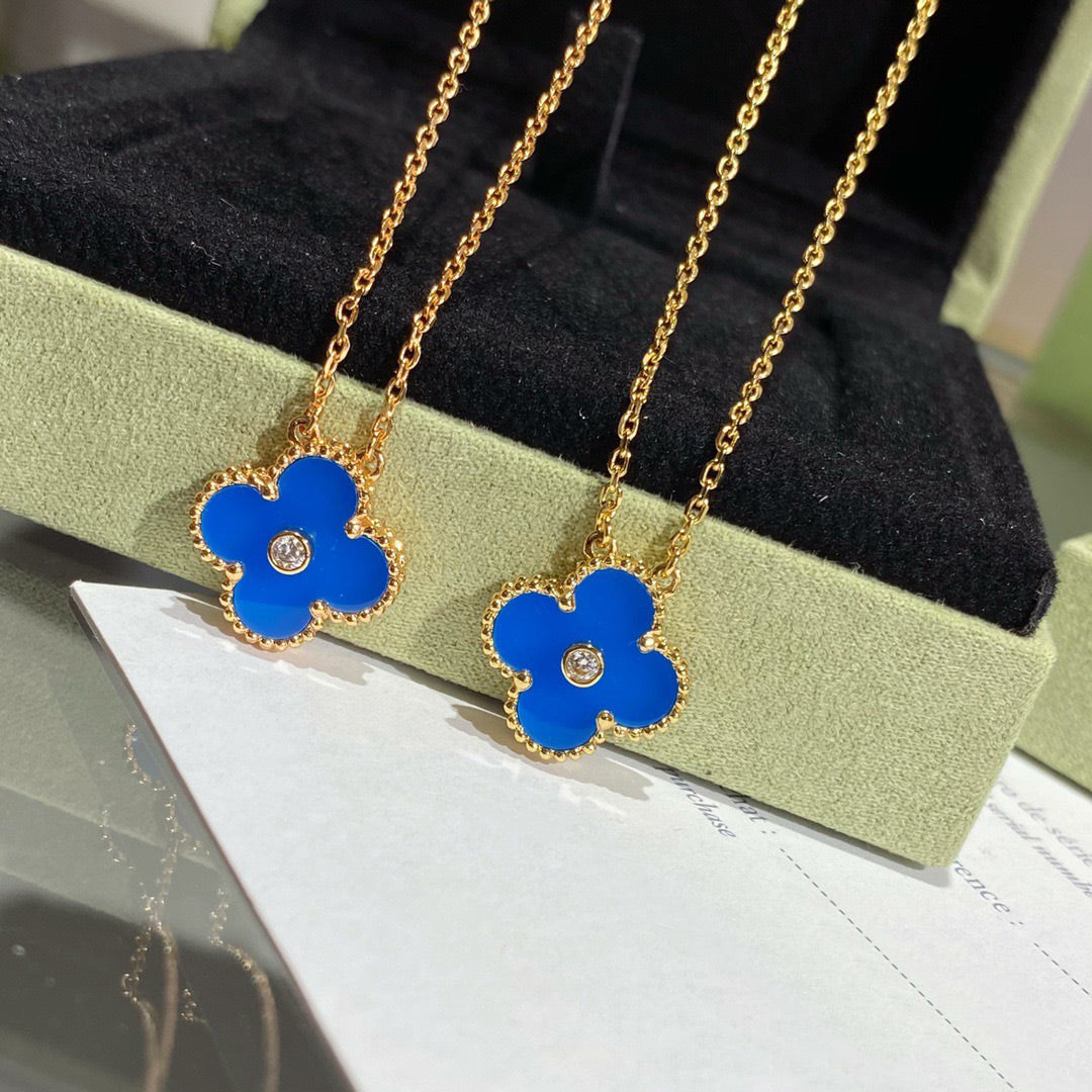 [Revel Jewelry]CLOVER 15MM DIAMOND AND BLUE AGATE NECKLACE