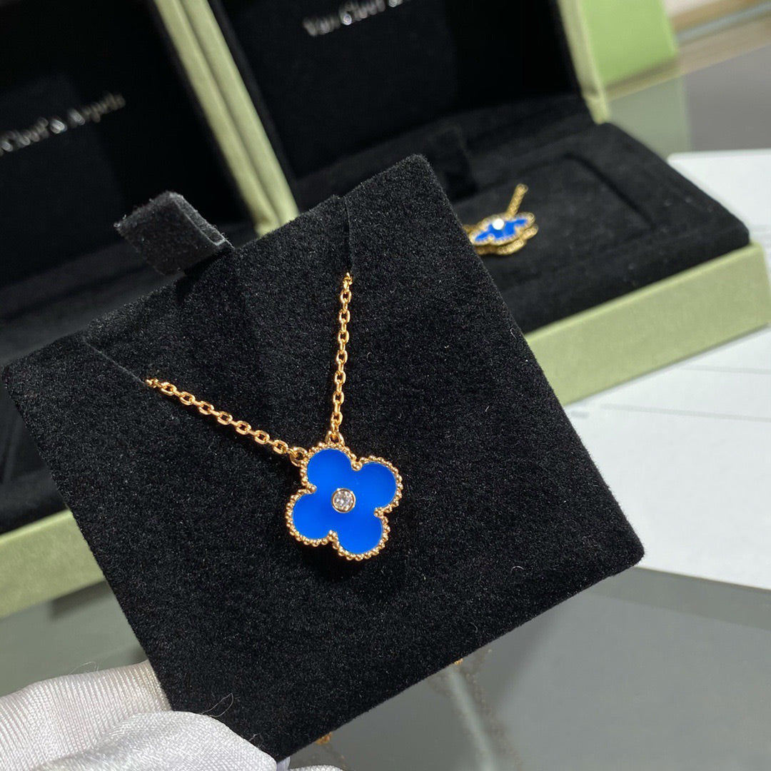 [Revel Jewelry]CLOVER 15MM DIAMOND AND BLUE AGATE NECKLACE