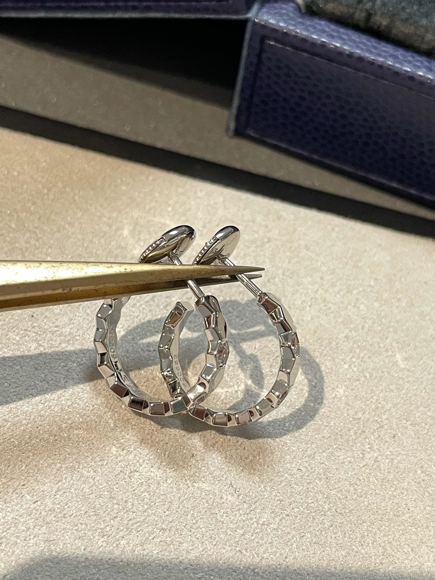 [Revel Jewelry]Hohle Design Vierblättrige Kleeblatt Blumenohrringe