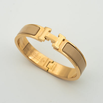 [Revel Jewelry]H GREY BRACELET