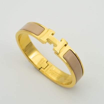 [Revel Jewelry]H GREY BRACELET