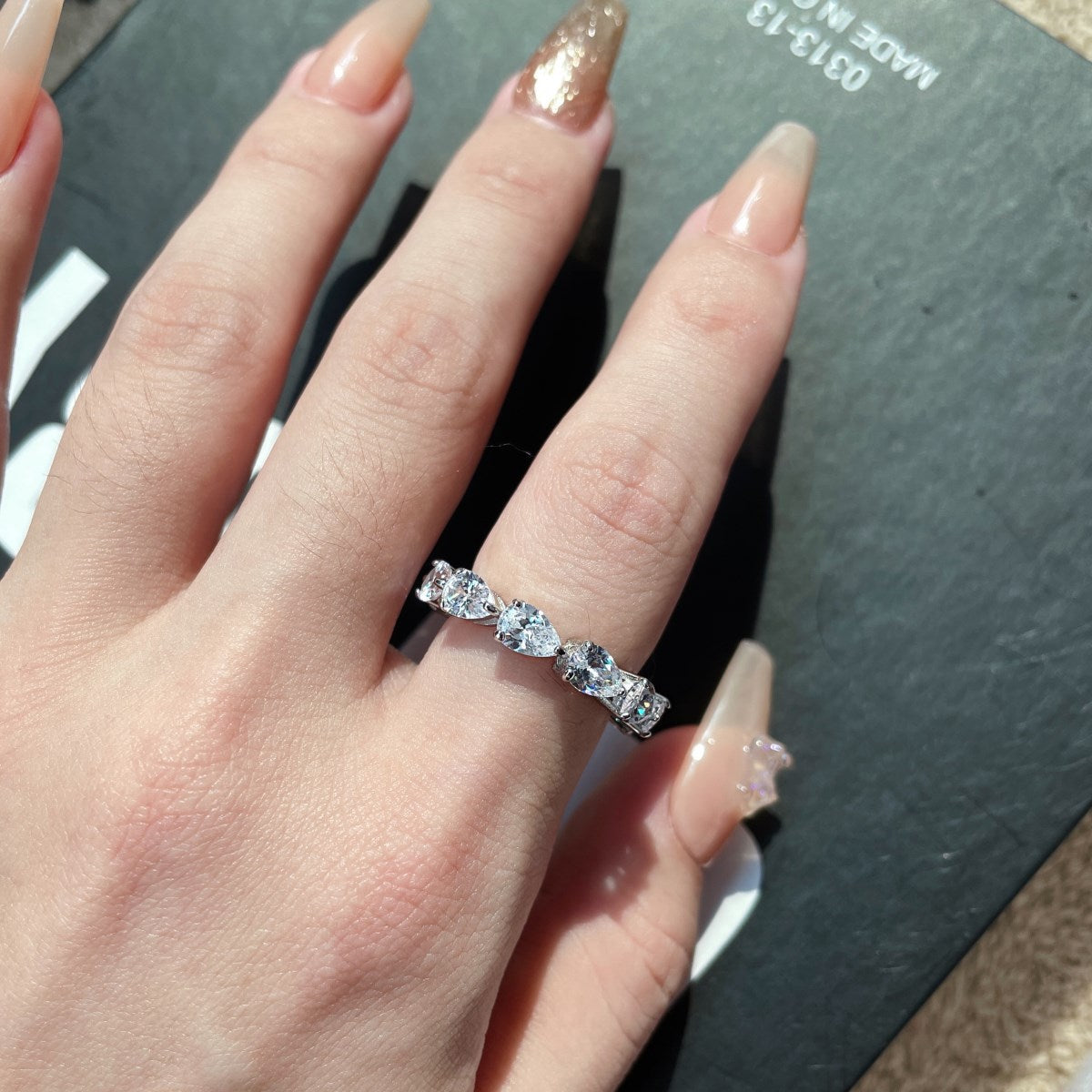 [Revel Jewelry]Exquisite Pear Cut Tennis Ring