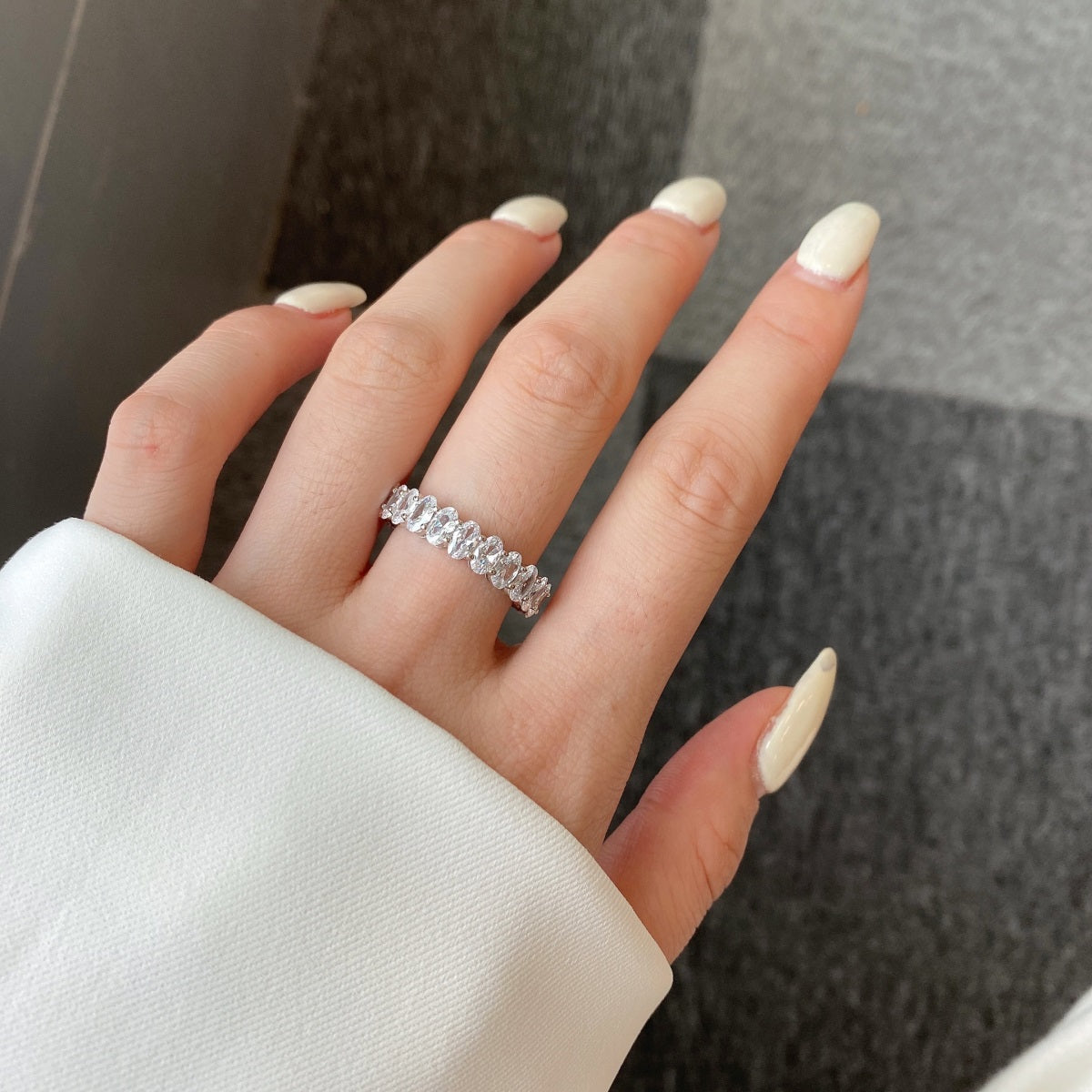 [Revel Jewelry]Ornate Oval Cut Tennis Ring