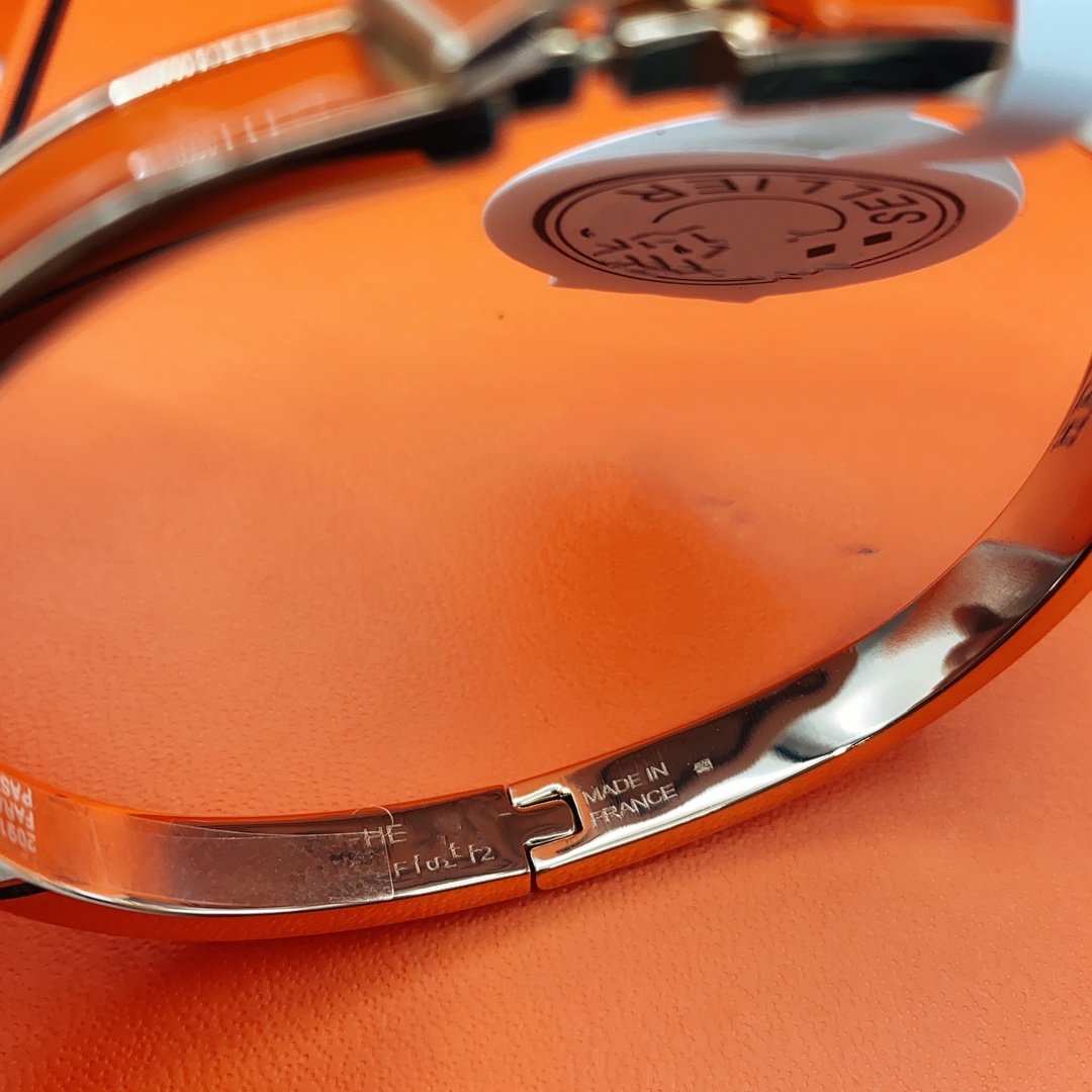 [Revel Jewelry]CLASSIC HM CLIC RED 8MM ENAMEL BRACELET