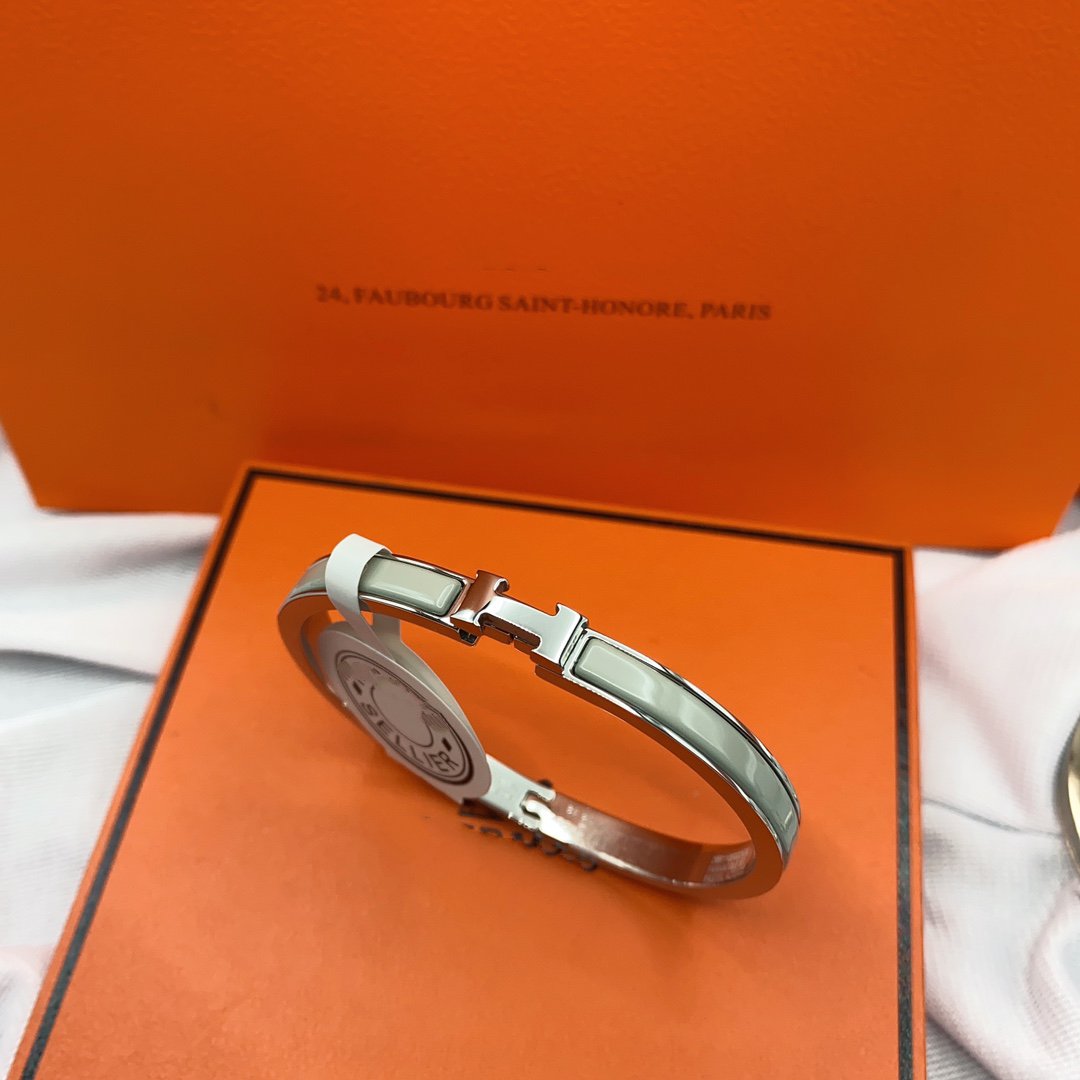 [Revel Jewelry]CLASSIC HM CLIC GREEN 8MM ENAMEL BRACELET