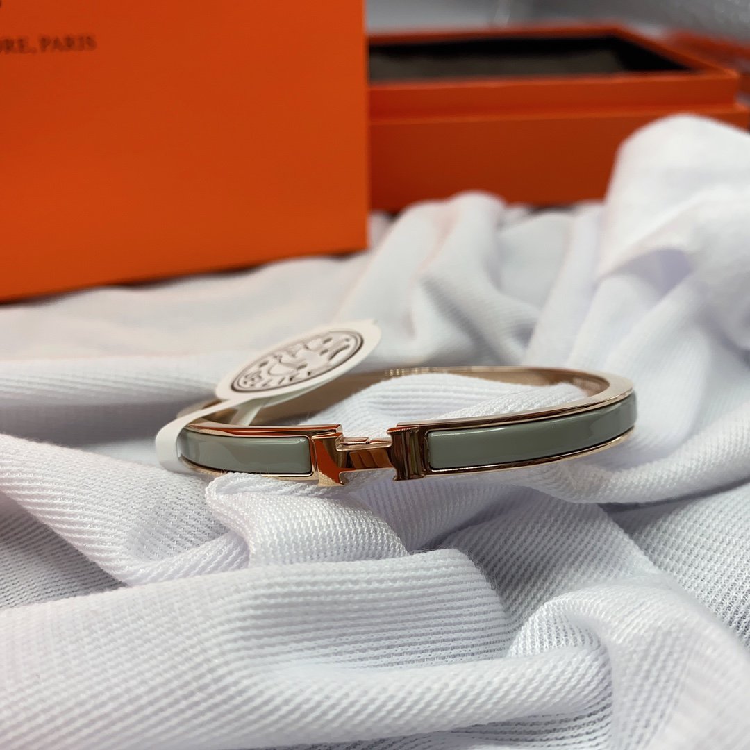 [Revel Jewelry]CLASSIC HM CLIC GREEN 8MM ENAMEL BRACELET