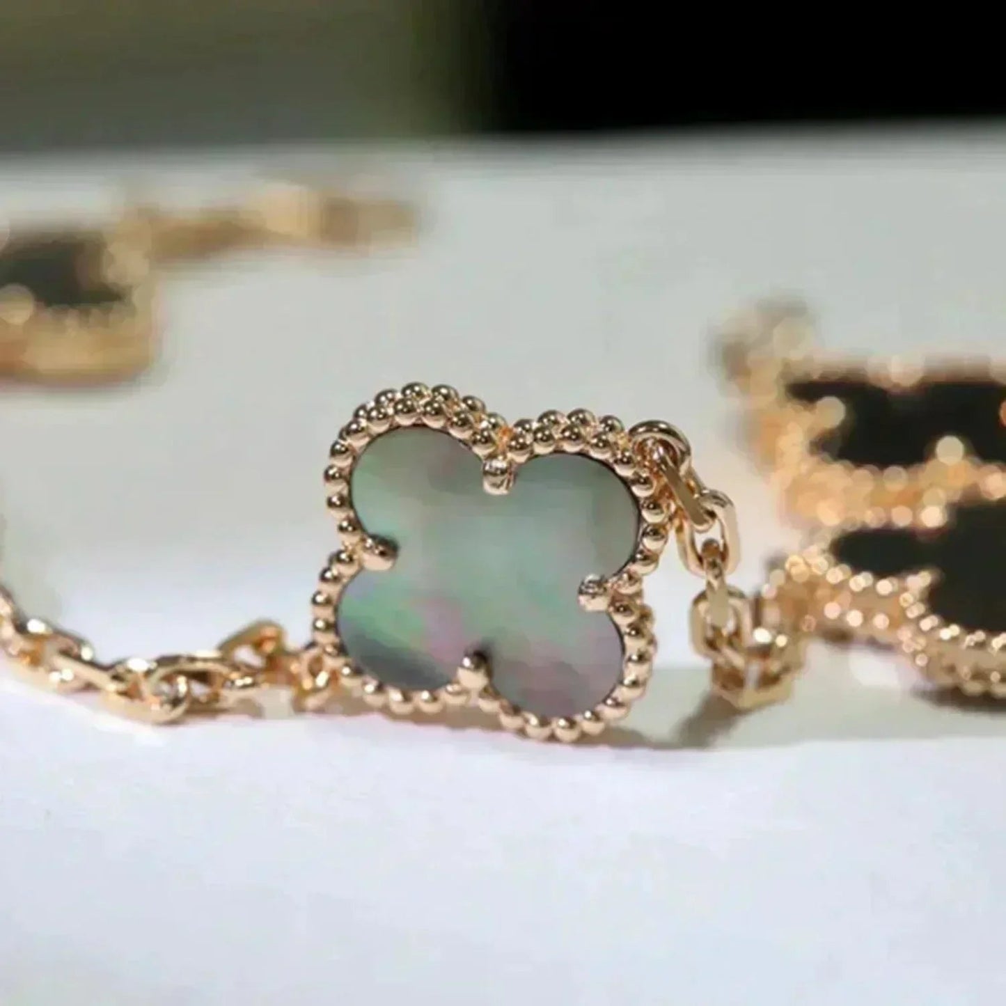 [Revel Jewelry] CLOVER 5 MOTIF GRAY MOP BRACELET COLLECTION