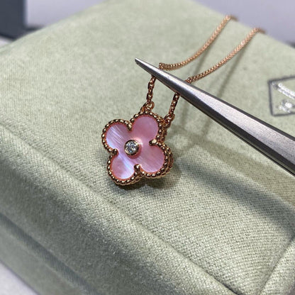 [Revel Jewelry]CLOVER 15MM DIAMOND PINK MOP NECKLACE