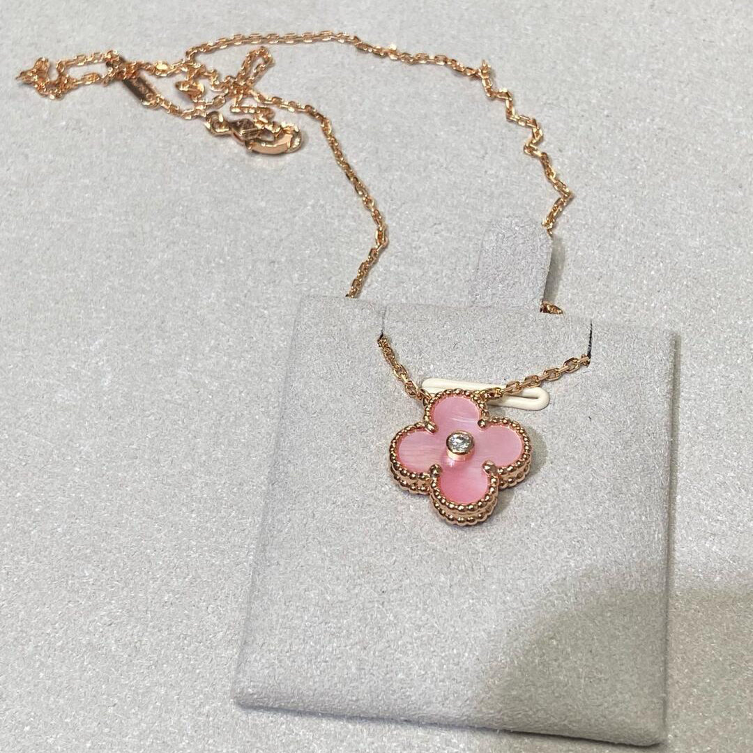 [Revel Jewelry]CLOVER 15MM DIAMOND PINK MOP NECKLACE