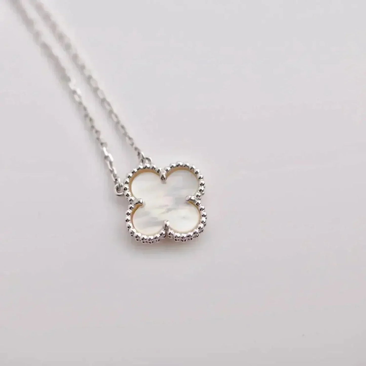 [Revel Jewelry]CLOVER  15MM WHITE MOTHER-OF-PEARL SILVER