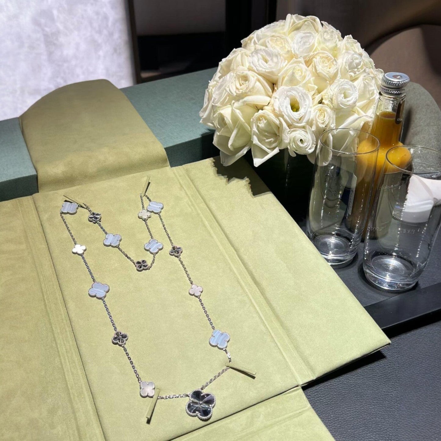 [Revel Jewelry]DETACHABLE CLOVER 15(11+4) FLOWER SILVER NECKLACE SET