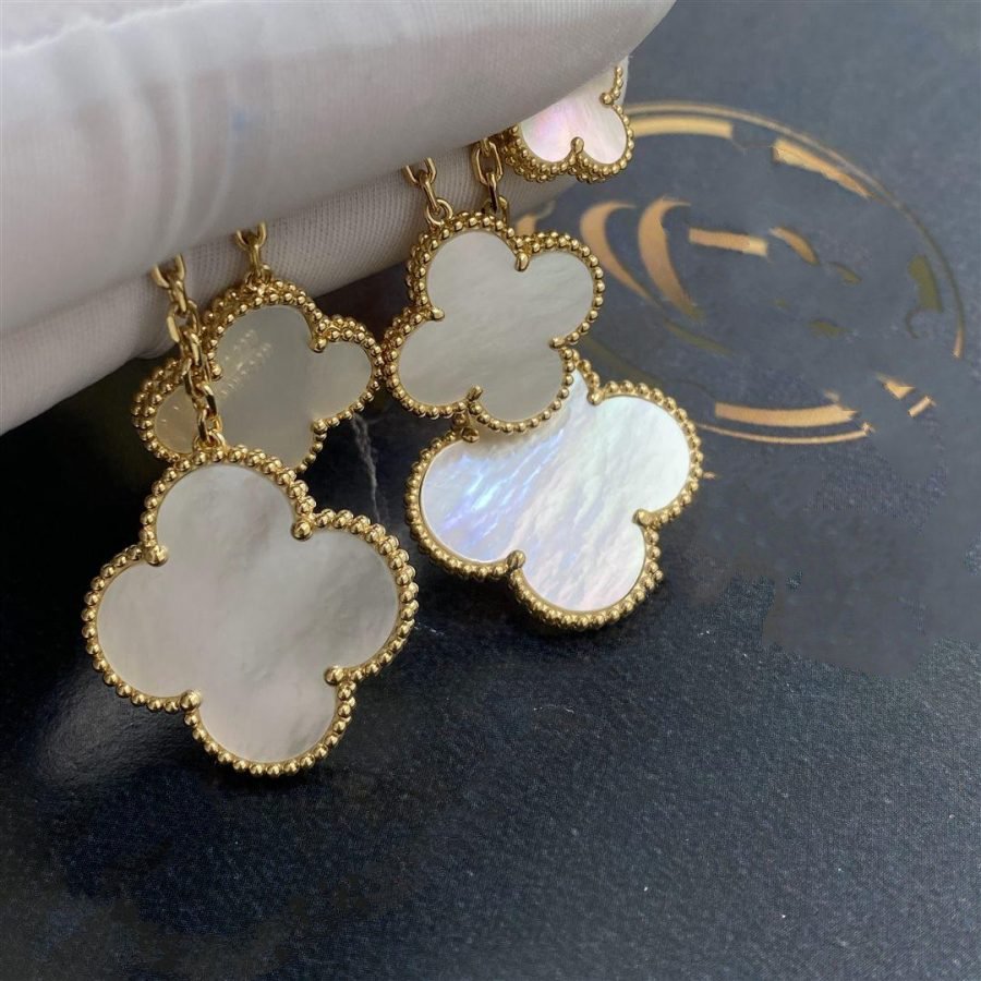 [Revel Jewelry]クローバー イヤリング ホワイト マザーオブパール 4モチーフ ゴールド