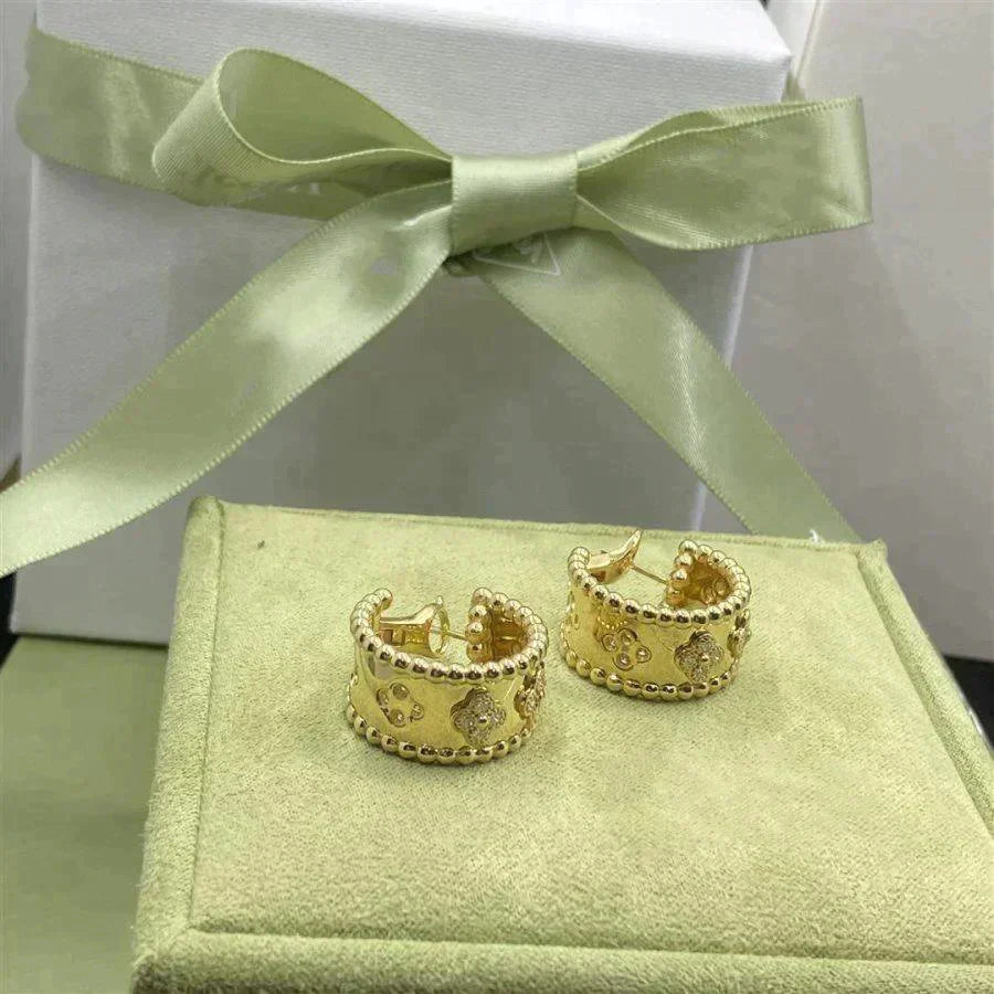 [レヴェルジュエリー]ペルリーダイヤモンドイヤリング